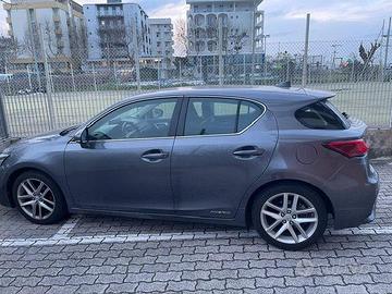 Lexus CT 200h