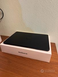 Macbook Air 13” con chip Apple M2, SSD 256 gb