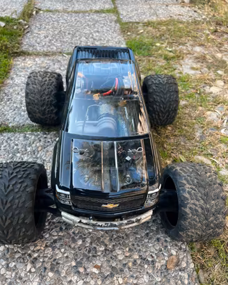 Traxxas e maxx 1:8