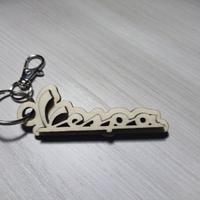 Portachiavi con scritta Vespa in legno