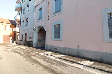 SULBIATE-Casa di corte ultimo piano