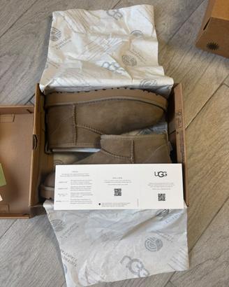 UGG mini