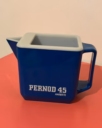 Caraffa pubblicitaria in plastica vintage PERNOD