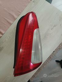 fanale anteriore destro lancia musa 