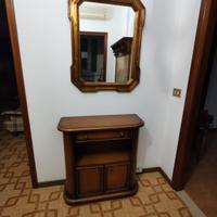 mobile per ingresso con specchio