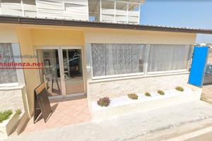 Locale commerciale a Capilungo fronte mare