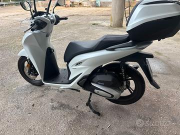HONDA SH150i Anno 2024 Km. 1862- PARI AL NUOVO