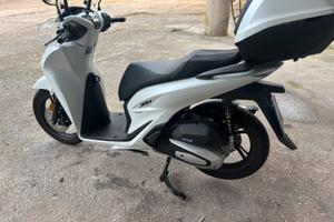 HONDA SH150i Anno 2024 Km. 1862- PARI AL NUOVO