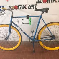 Bicicletta scatto fisso