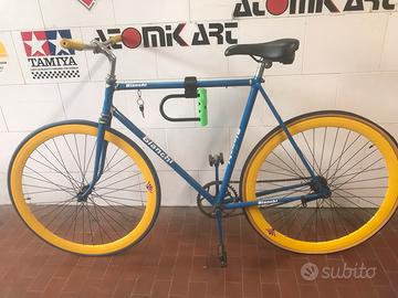 Bicicletta scatto fisso