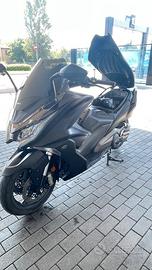Kymco ak 550