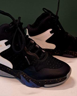 Scarpe basket bambino numero 33