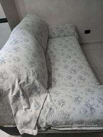 divano.2.10 di lunghezza e 1 metro di larghezza (s