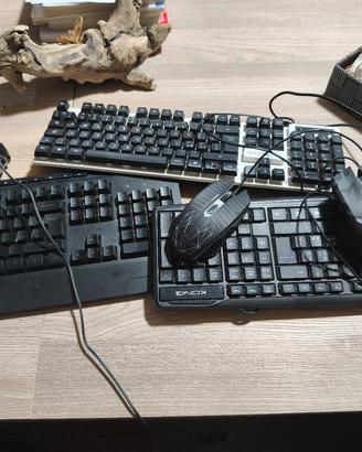 tastiere,mouse e microfono 