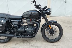 Triumph Bonneville Total Black
