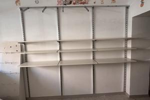 Arredo negozio abbigliamento