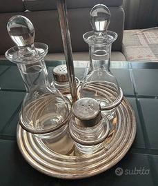 Porta olio ed aceto  e sale e pepe