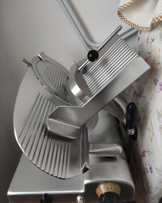 Affettatrice marca omas con lama da 25