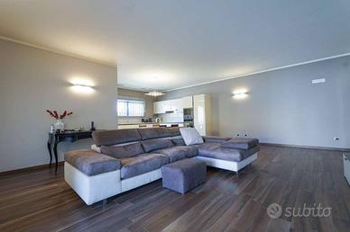 Villa di 171 m² con 4 locali e box auto doppio a B