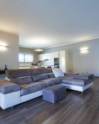 Villa di 171 m² con 4 locali e box auto doppio a B