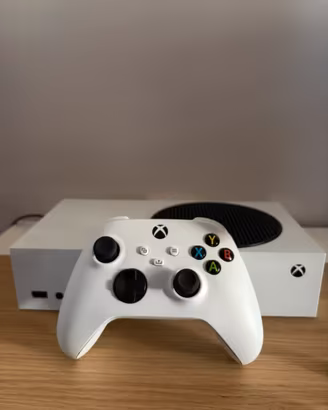 Xbox Serie S con controller e scatola