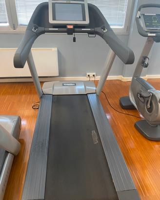 2 Tapis roulan technogym+ step