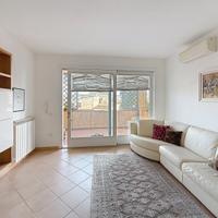Appartamento con ampio terrazzo