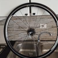 Cerchi e pneumatici per bici da corsa 