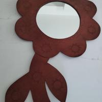 Specchio a forma di fiore