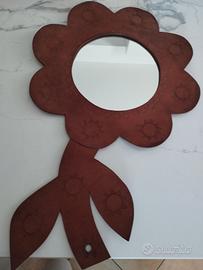 Specchio a forma di fiore