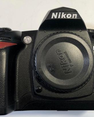 NIKON D70 + IMBALLO ORIGINALE AS NEW