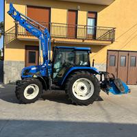 Trattore new Holland T5030 con caricatore