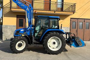 Trattore new Holland T5030 con caricatore