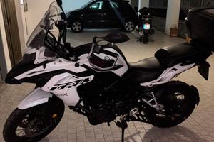 Benelli Trk502x 2023 +caschi e interfono