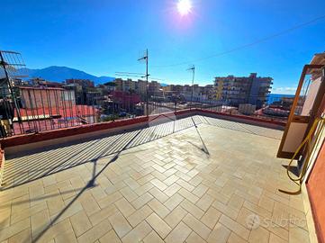 2 LOCALI A TORRE DEL GRECO