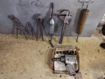 attrezzi vari in ferro e ottone