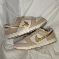 Nike Dunk "Gold Swoosh"39