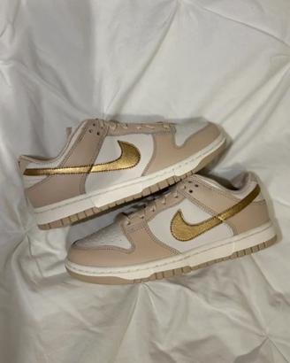 Nike Dunk "Gold Swoosh"39