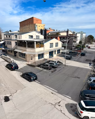 Box auto di recente costruzione zona Via 24 Maggio