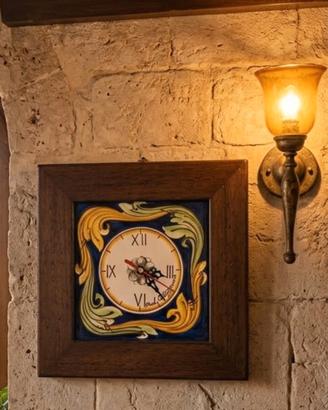 orologio in ceramica di Caltagirone 