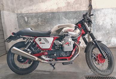 Moto Guzzi V7 Racer