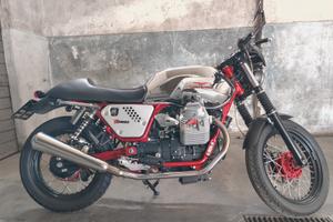 Moto Guzzi V7 Racer