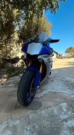 Yamaha R1 2019