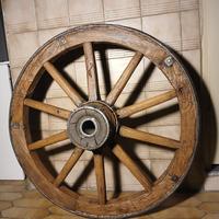 ruota di carro in legno