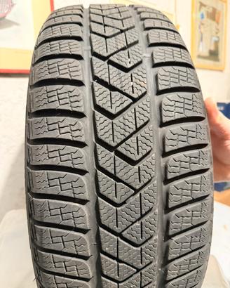 Pirelli invernali 225/50 R18-Toyota C-HR