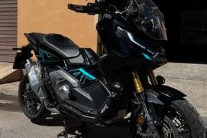 X ADV 750 2021