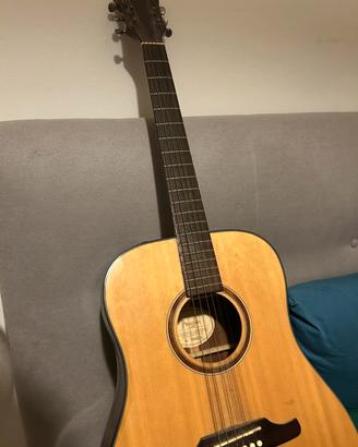 Chitarra acustica