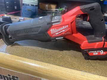 Milwaukee M18 FUEL SAWZALL