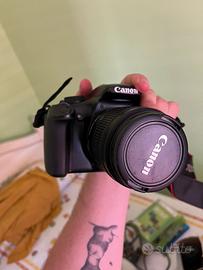 Canon EOS 1100D con obiettivo EFS 18-55mm