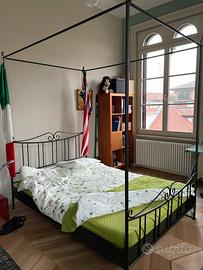 Letto baldacchino ferro battuto